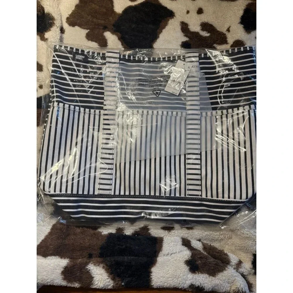 NEW Black Lands' End Women's Canvas Beach Tote Handbag - Picture 2 of 4